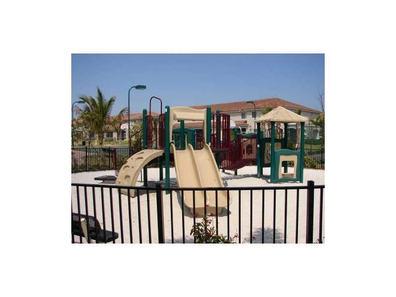 3255 Laurel Ridge Circle, Unit 3255 Riviera Beach, FL 33404 - Photo 16 of 19 Photo 16