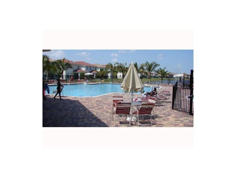 3255 Laurel Ridge Circle, Unit 3255 Riviera Beach, FL 33404 - Photo 17 of 19 Photo 17