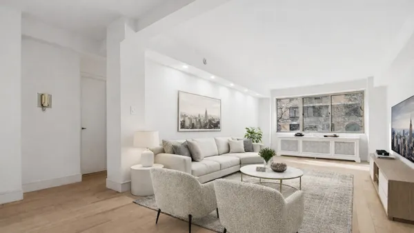 $849,000 | 225 East 46th Street, Unit 3D | Midtown East