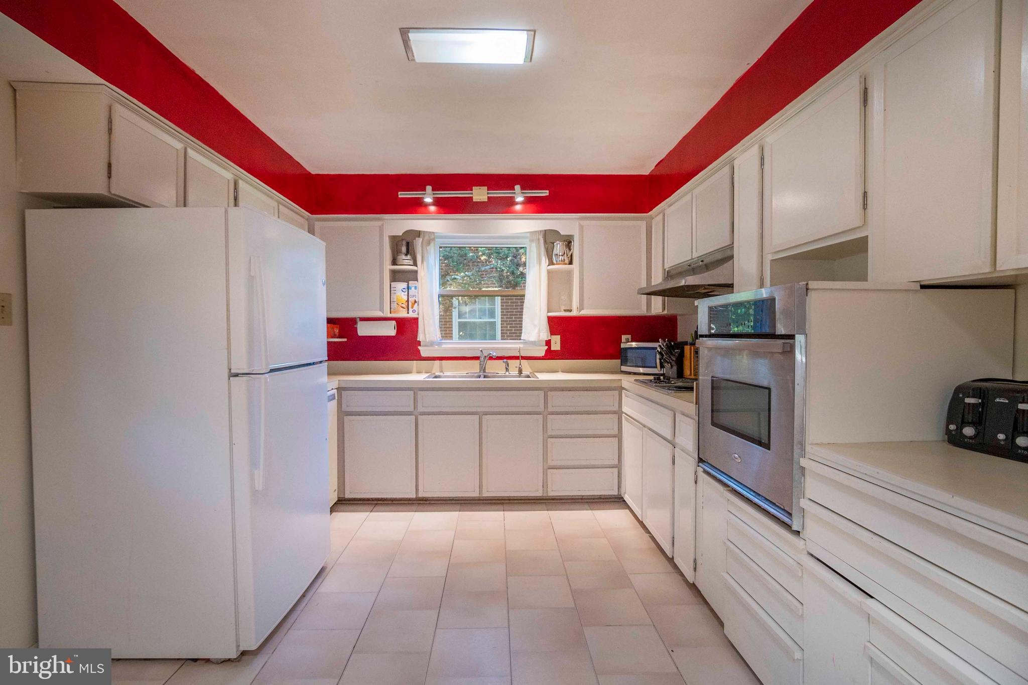 328 Jamestown Road Front Royal, VA 22630 - Photo 26 of 55 Lots of counter space.