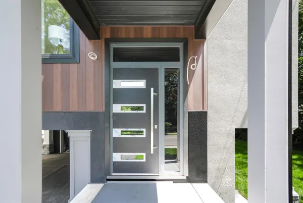 a view of an entryway with a house
