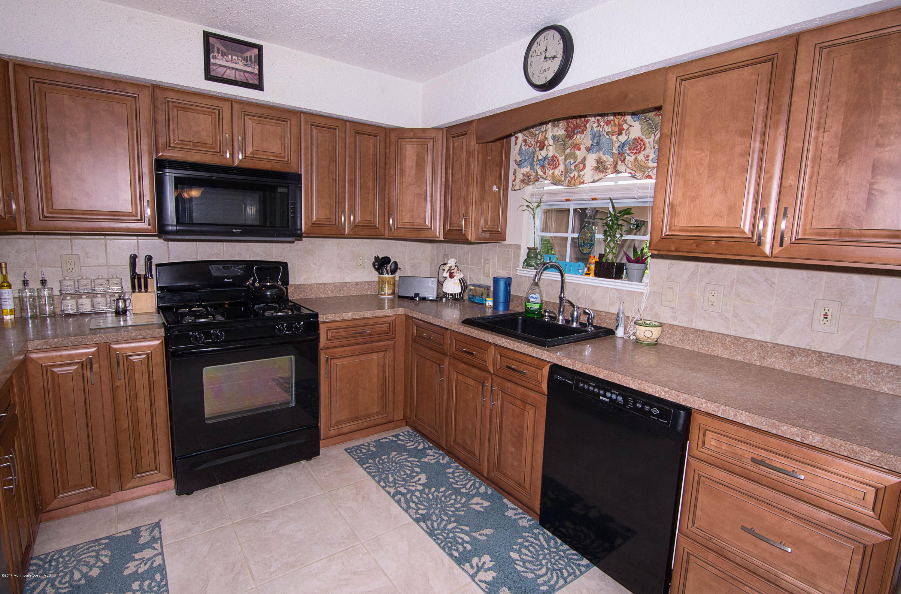 269 Lake Road Brick, NJ 08724 - Photo 13 of 39 _RMJ4847.jpg kitchen