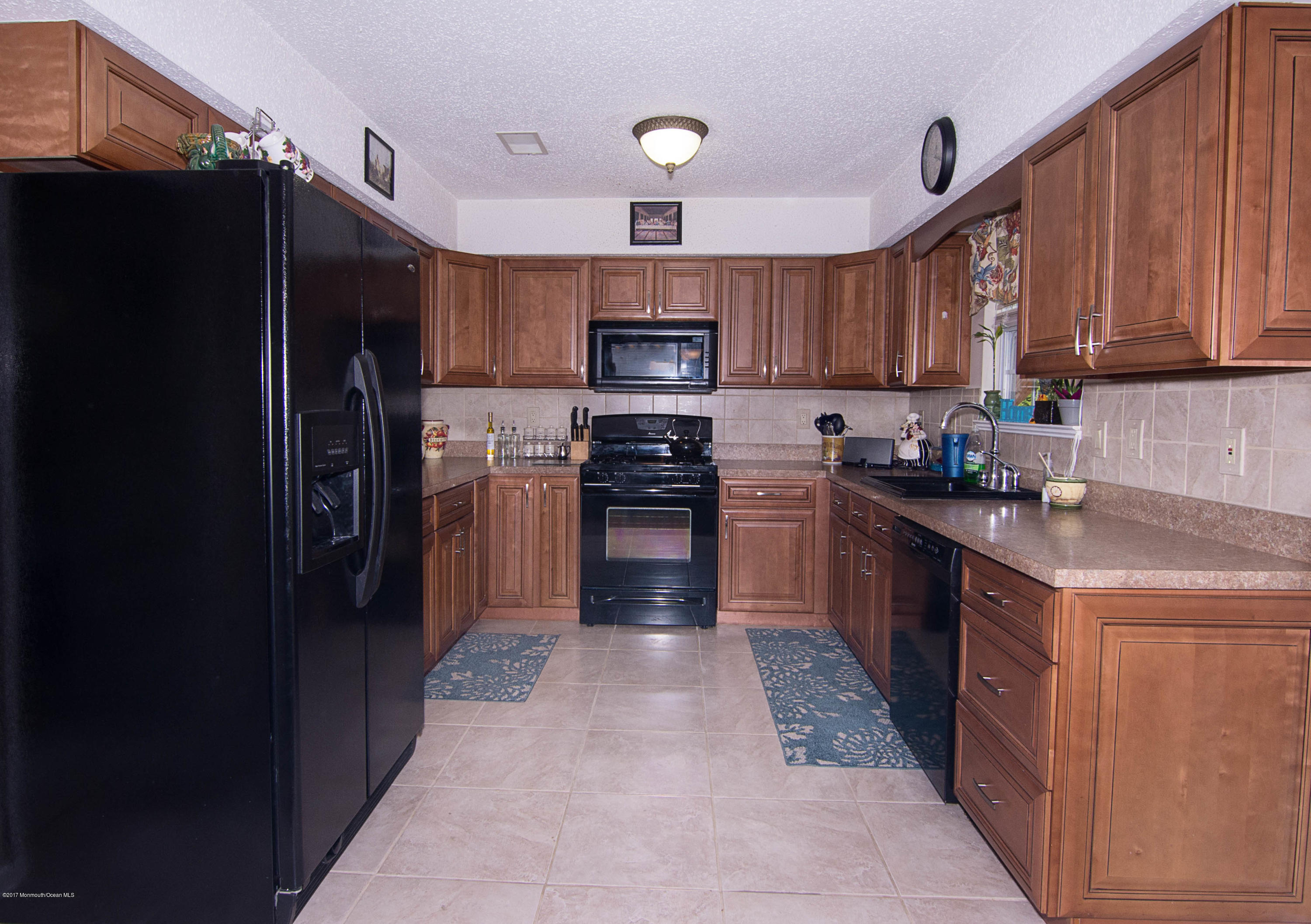 269 Lake Road Brick, NJ 08724 - Photo 14 of 39 _RMJ4854.jpg kitchen