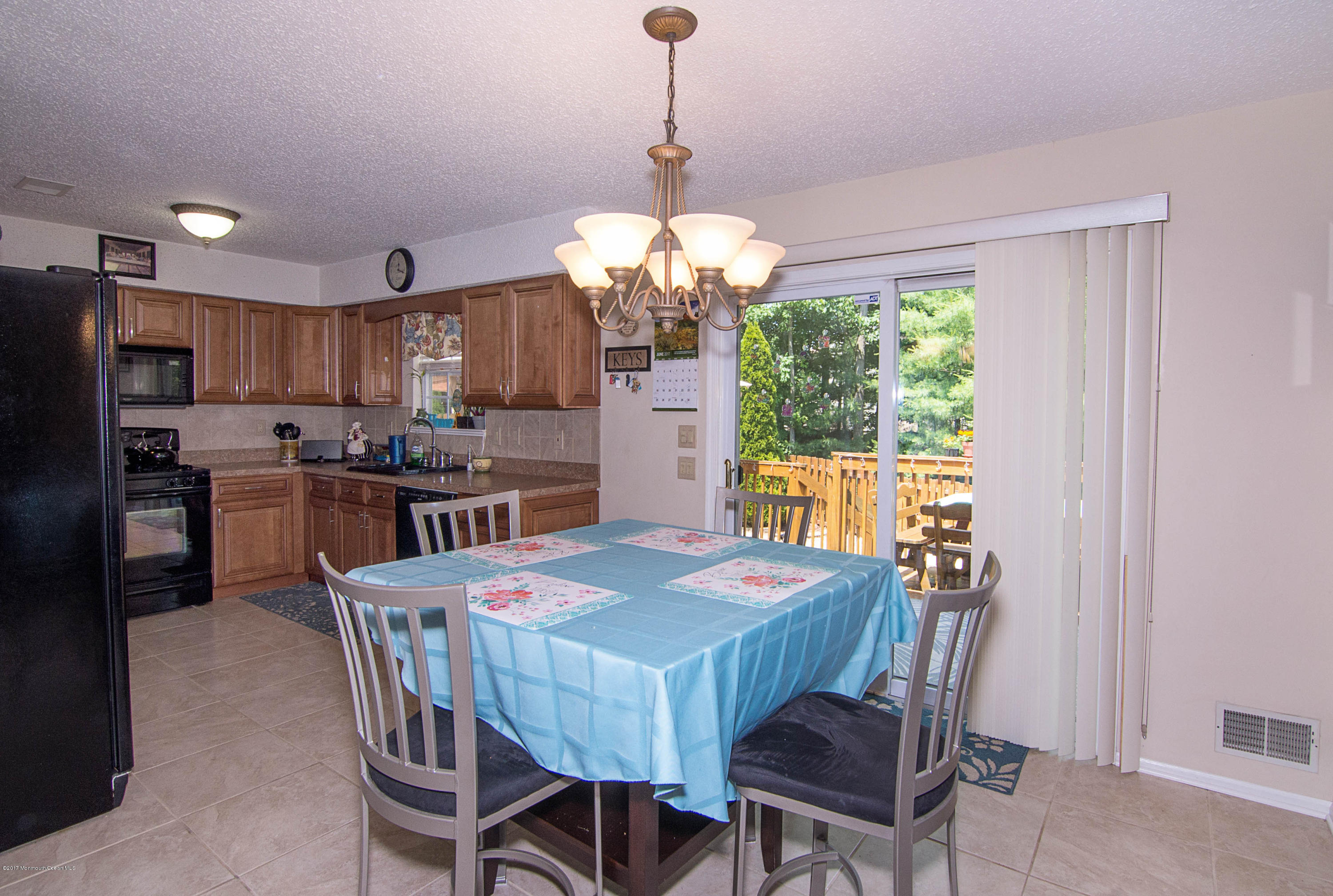 269 Lake Road Brick, NJ 08724 - Photo 16 of 39 _RMJ4852.jpg eat in kitchen