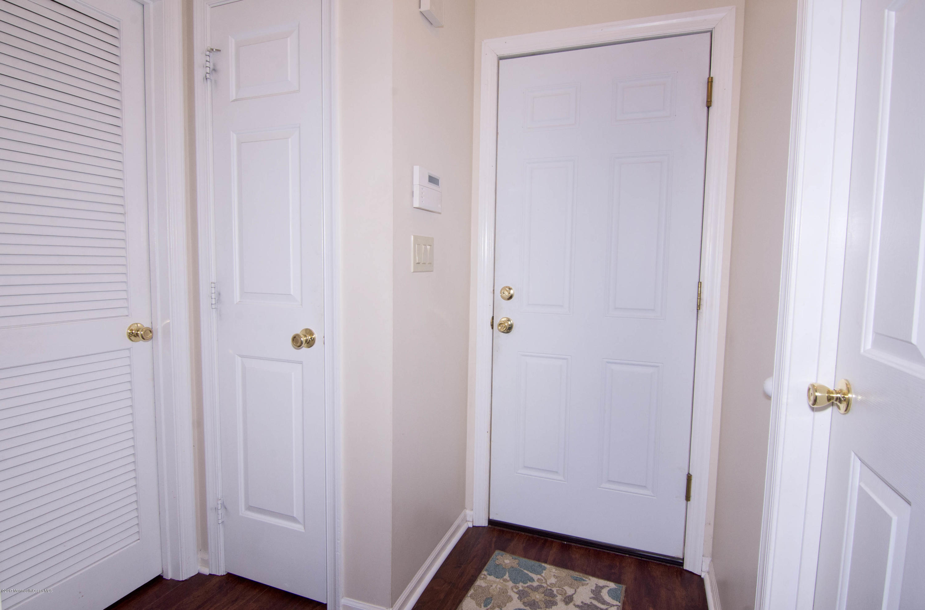 269 Lake Road Brick, NJ 08724 - Photo 18 of 39 _RMJ4868.jpg hallway to garage