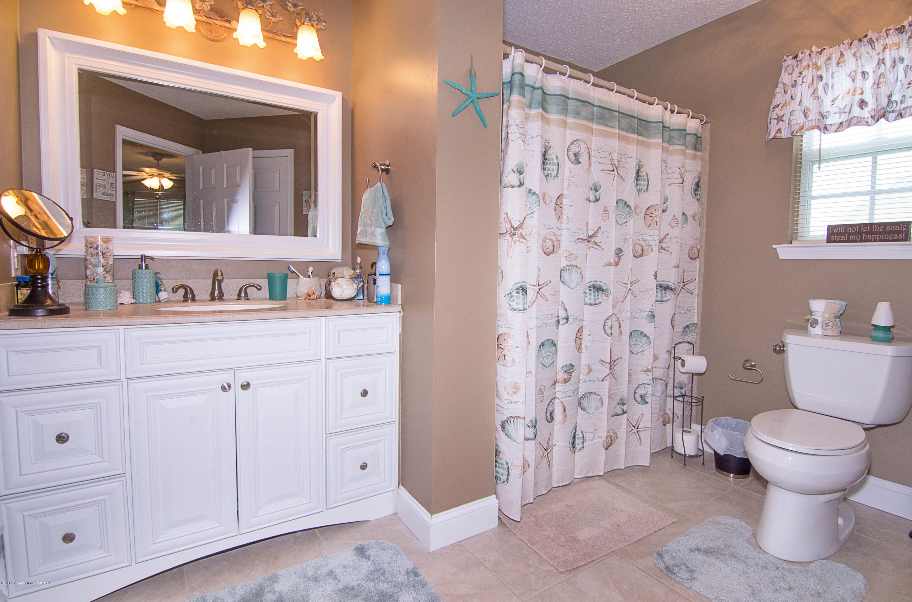 269 Lake Road Brick, NJ 08724 - Photo 23 of 39 _RMJ4923.jpg master bath