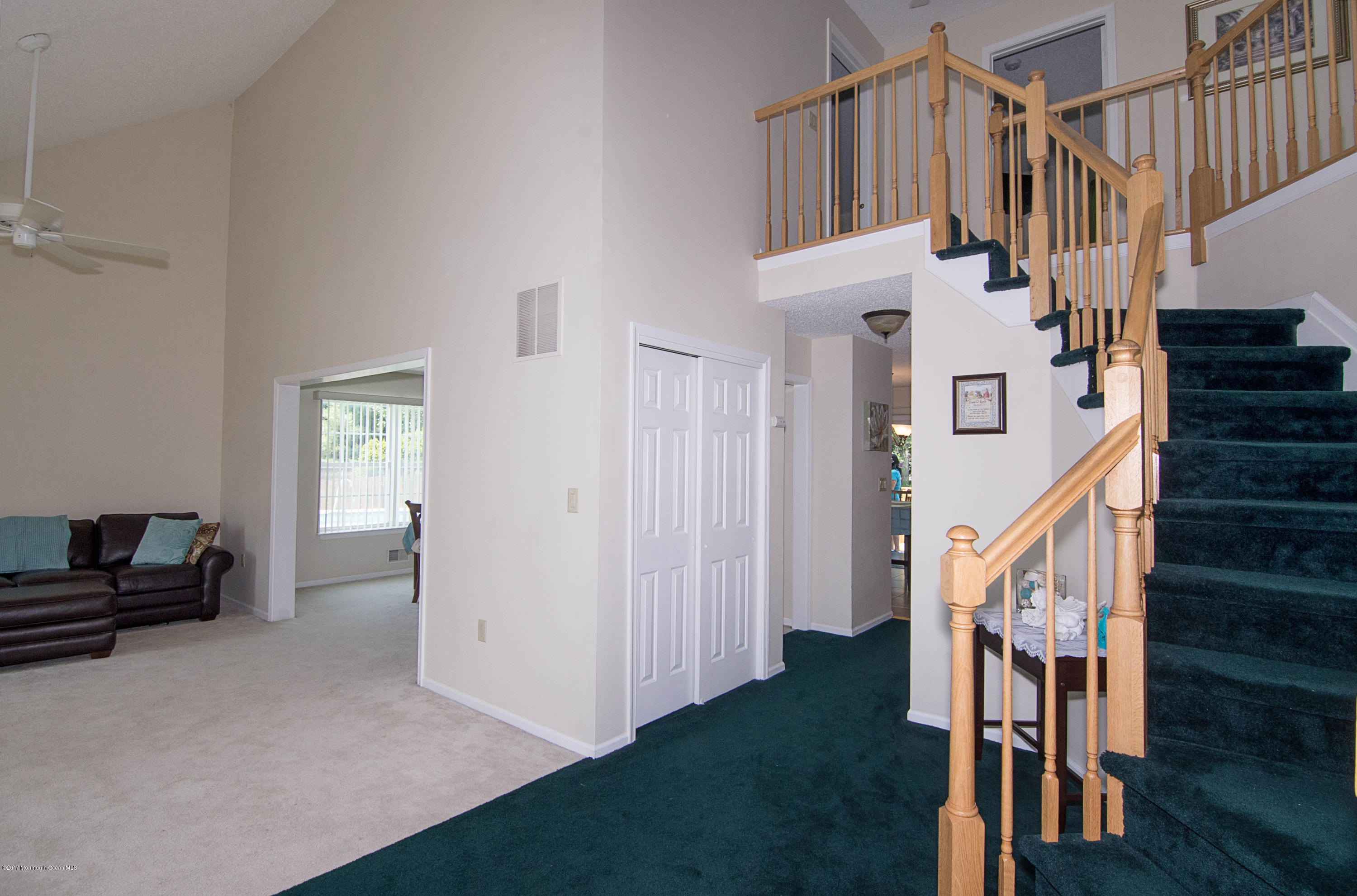 _RMJ4877.jpg entryway