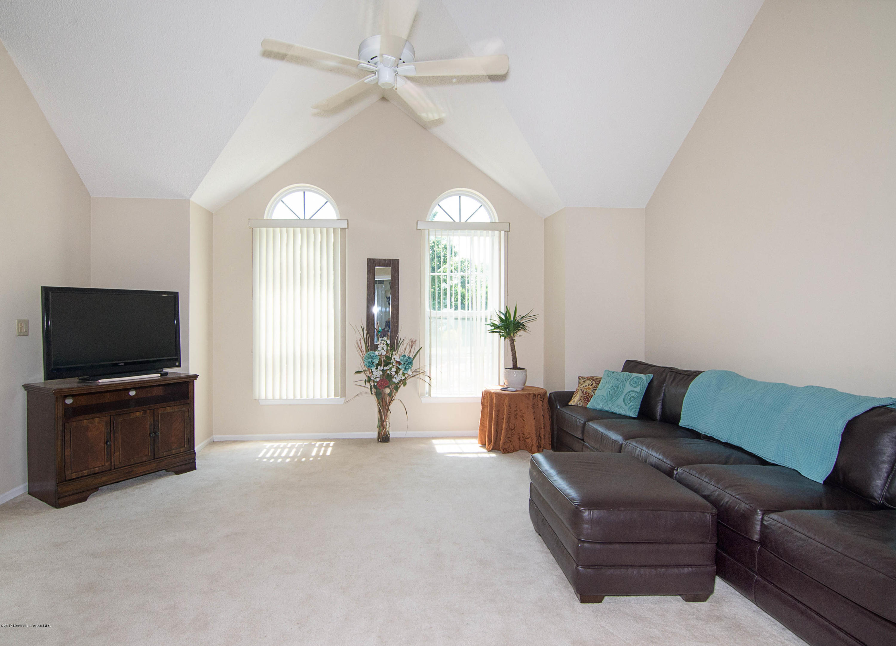 269 Lake Road Brick, NJ 08724 - Photo 9 of 39 _RMJ4823.jpg living room