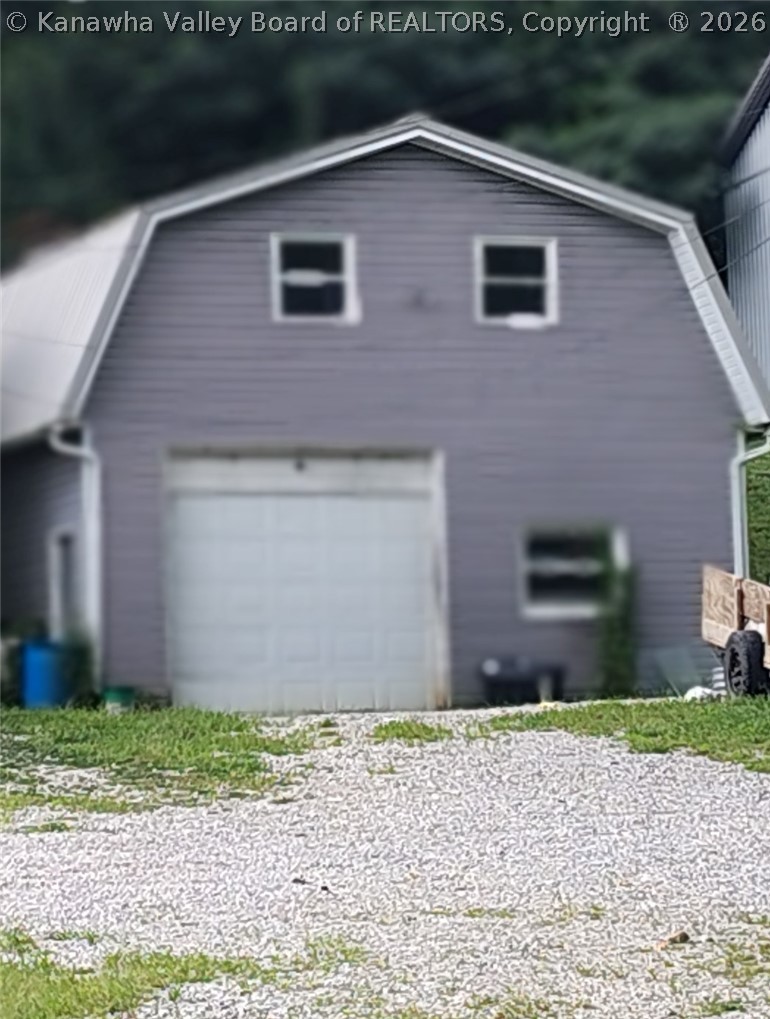 2131 New Hope Road Elkview, WV 25071 - Photo 5 of 33 Garage