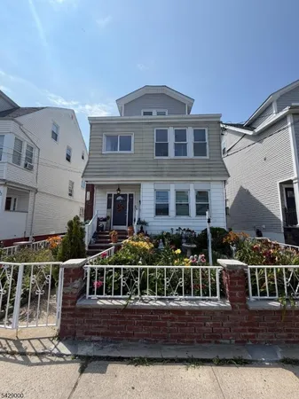 $2,400 | 734 Pennington Street, Elizabeth, NJ 07202