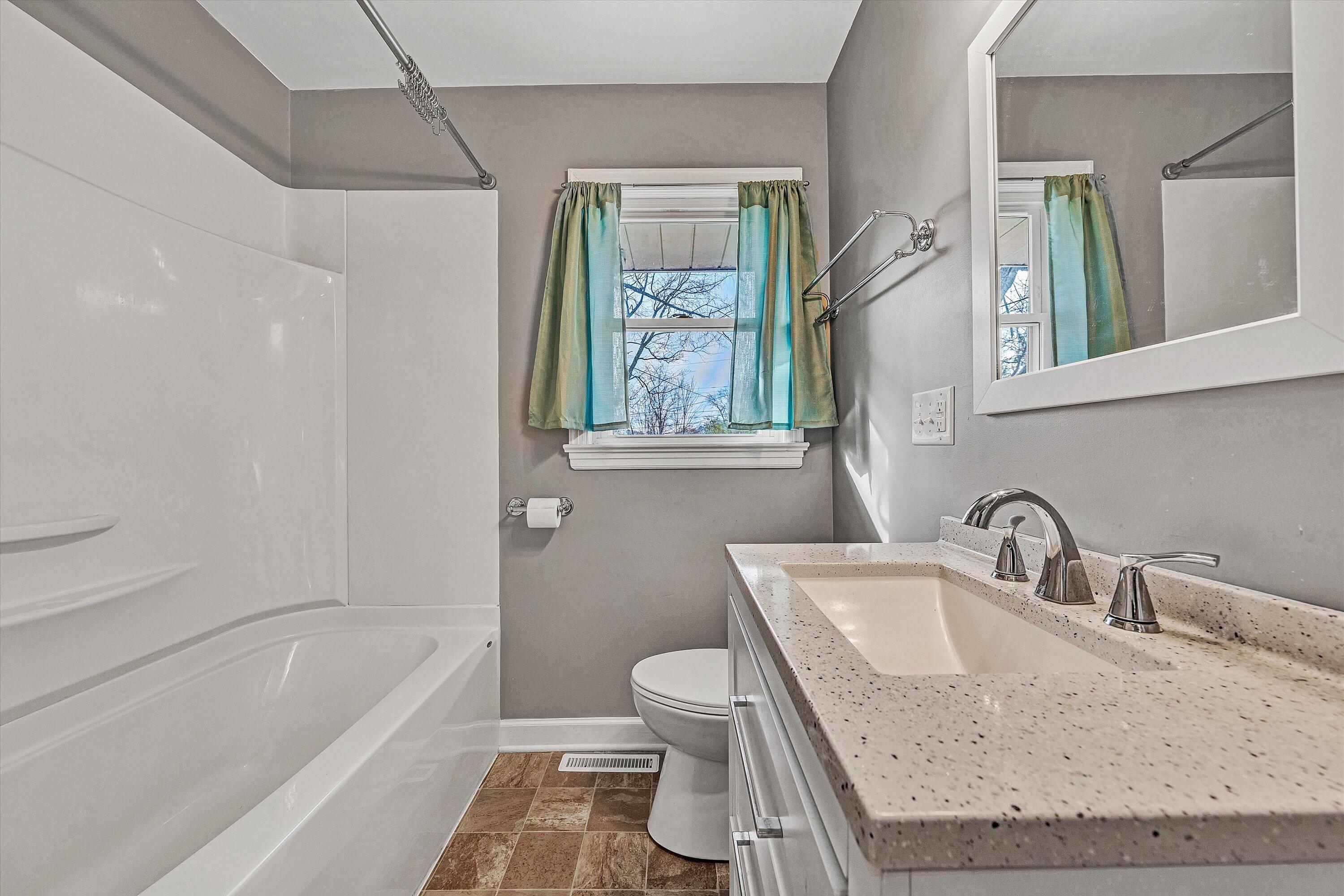 4608 Elva Road Northwest Roanoke, VA 24017 - Photo 17 of 38 17-SGP-09940