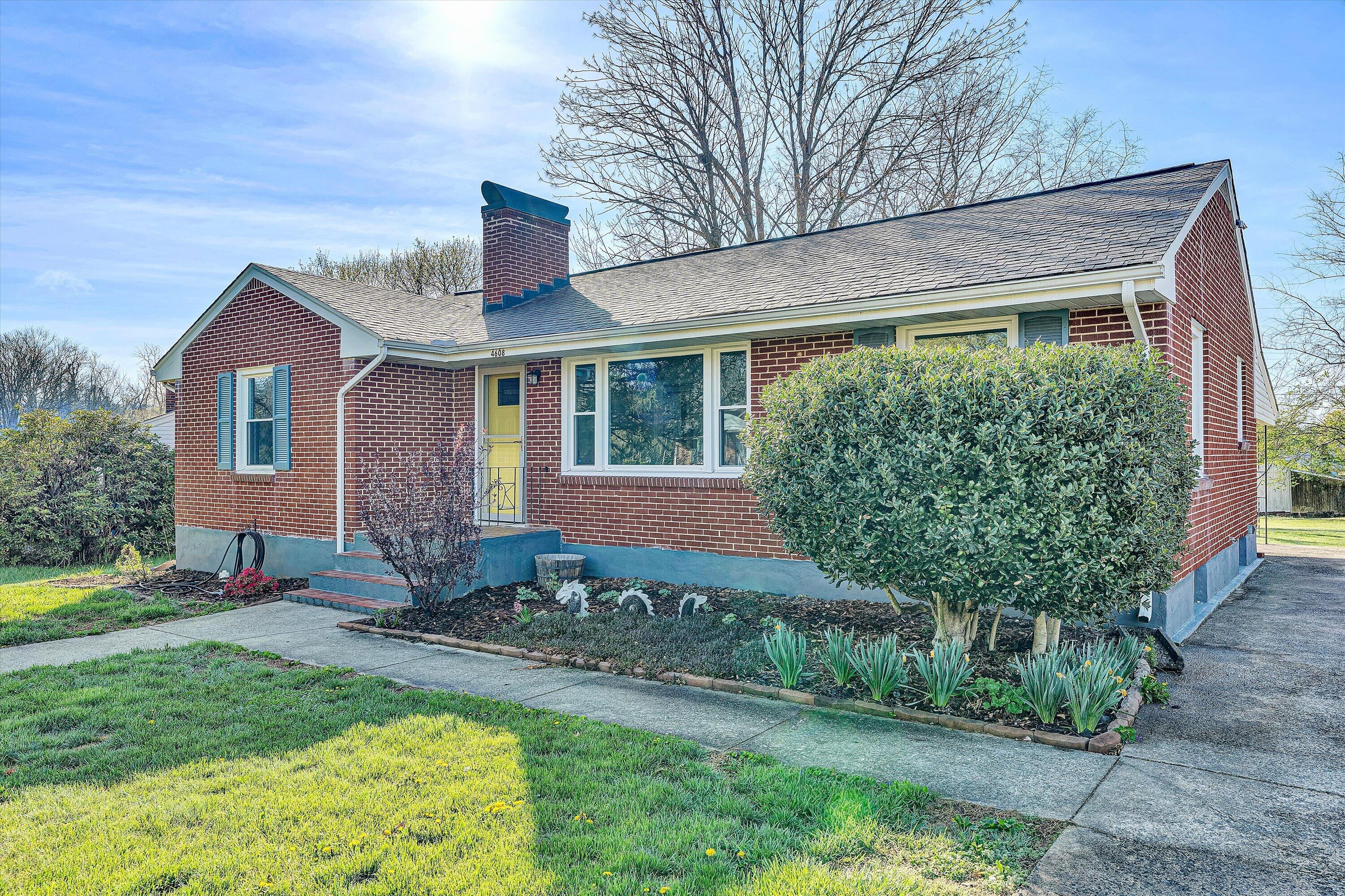 4608 Elva Road Northwest Roanoke, VA 24017 - Photo 2 of 38 02-SGP-09994