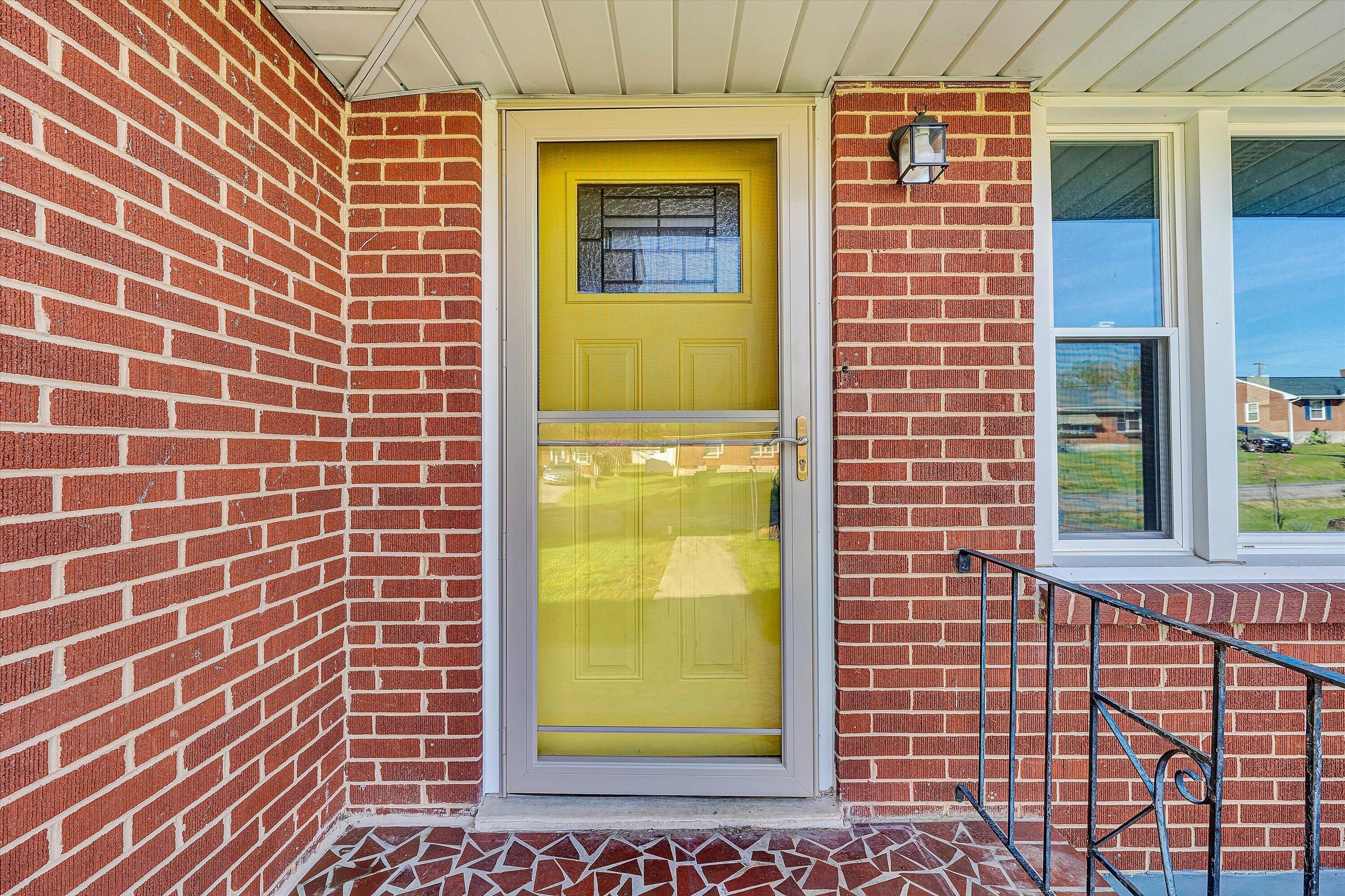 4608 Elva Road Northwest Roanoke, VA 24017 - Photo 4 of 38 04-SGP-00004