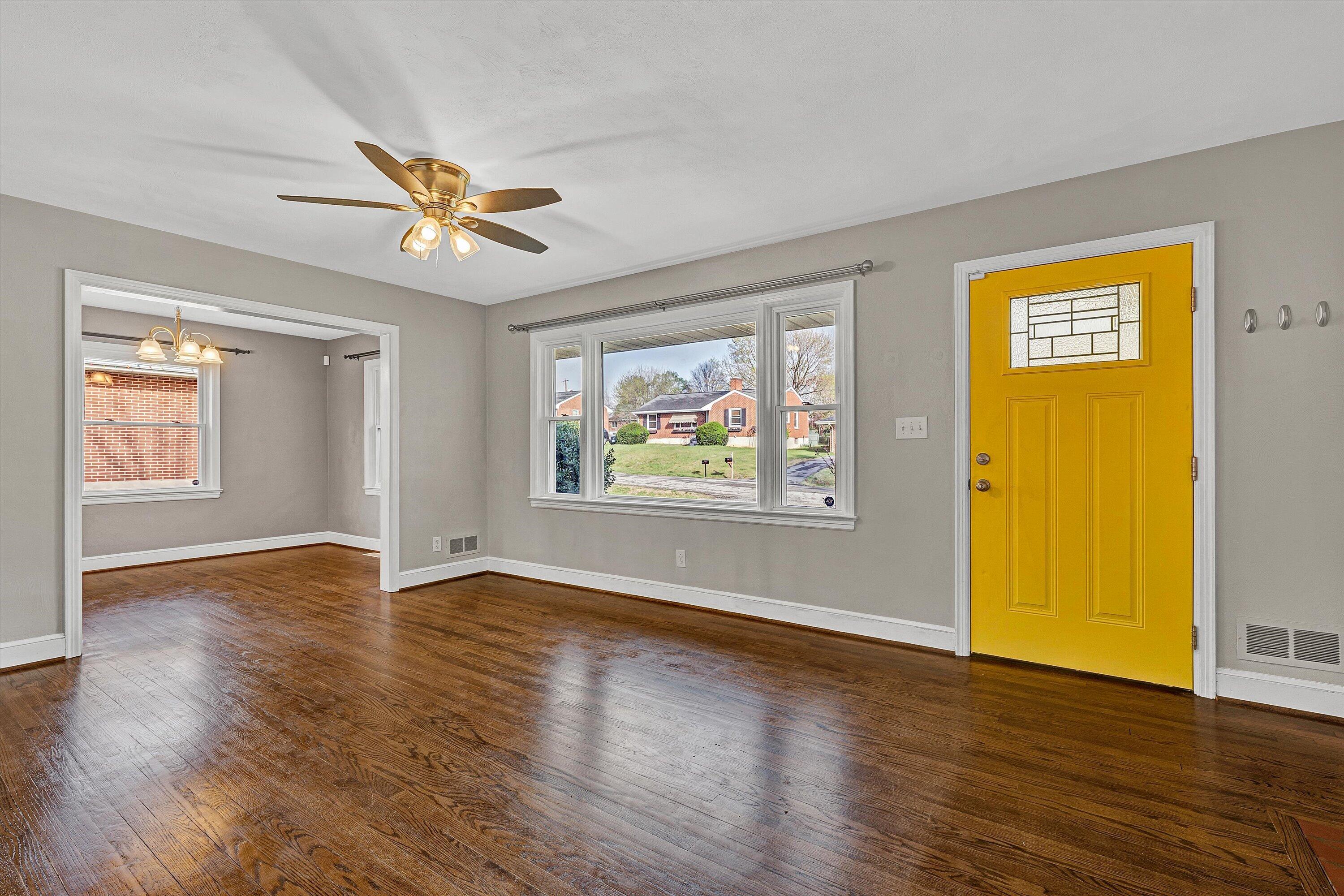 4608 Elva Road Northwest Roanoke, VA 24017 - Photo 5 of 38 05-SGP-09904