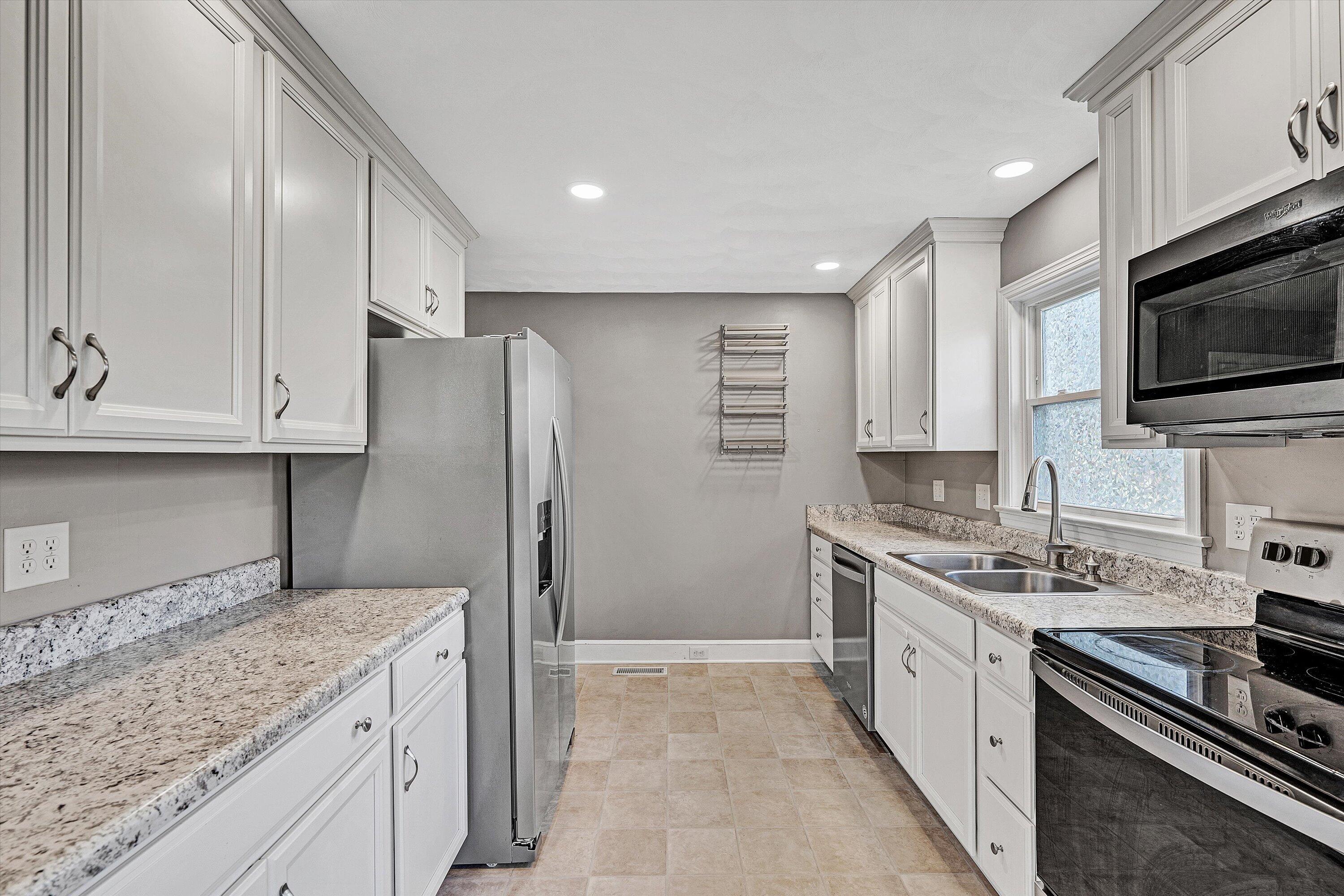 4608 Elva Road Northwest Roanoke, VA 24017 - Photo 9 of 38 09-SGP-09916