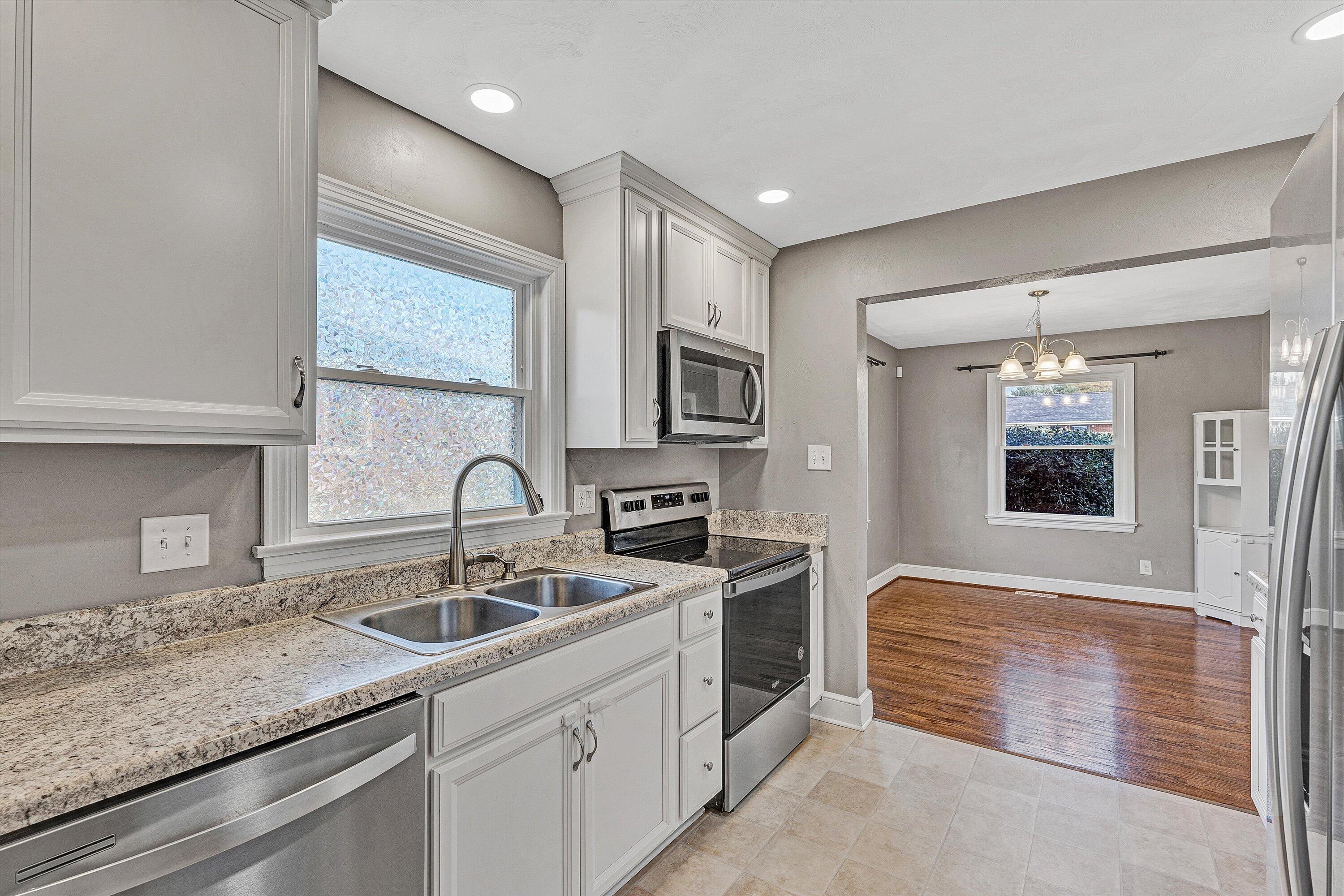 4608 Elva Road Northwest Roanoke, VA 24017 - Photo 10 of 38 10-SGP-09919