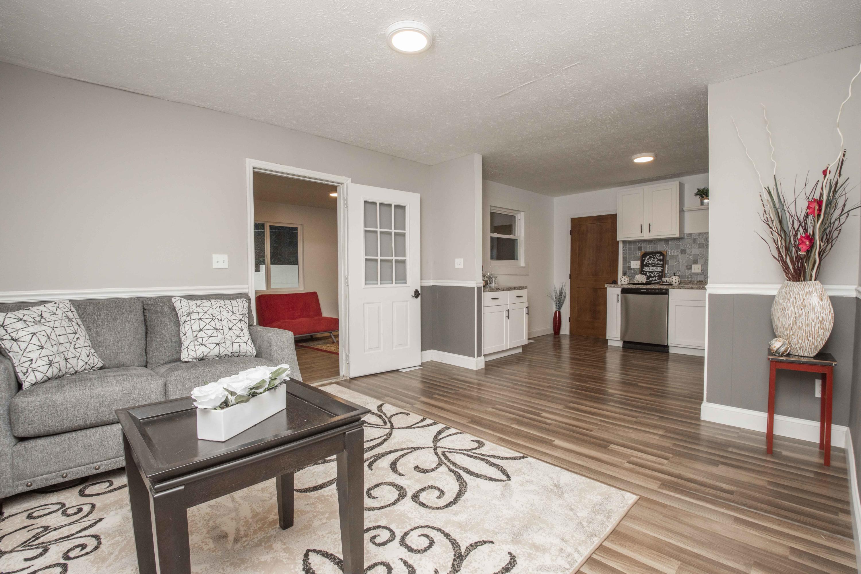109 Timbercrest Drive Oak Ridge, TN 37830 - Photo 15 of 40 Living Room
