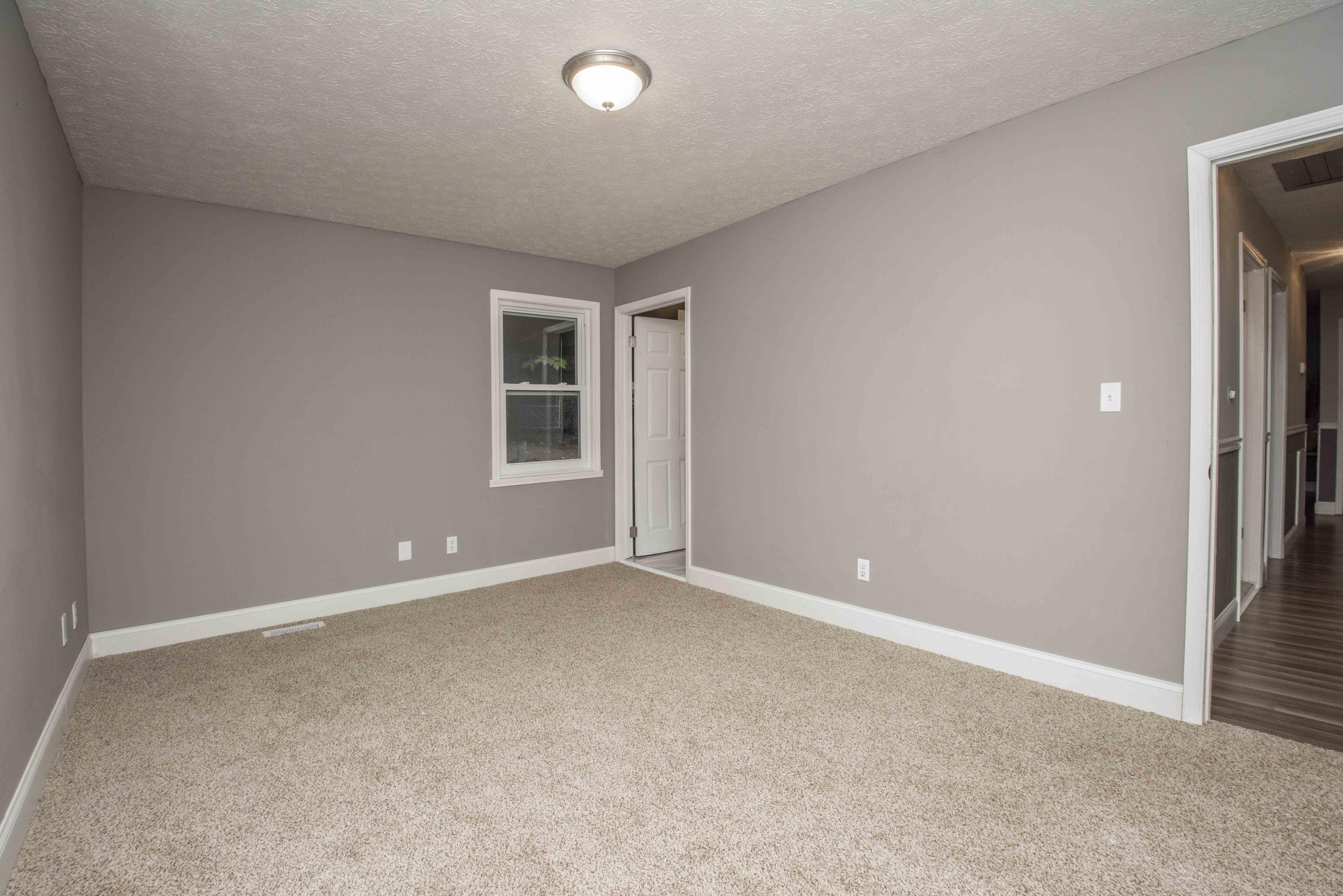 109 Timbercrest Drive Oak Ridge, TN 37830 - Photo 22 of 40 Master Bedroom