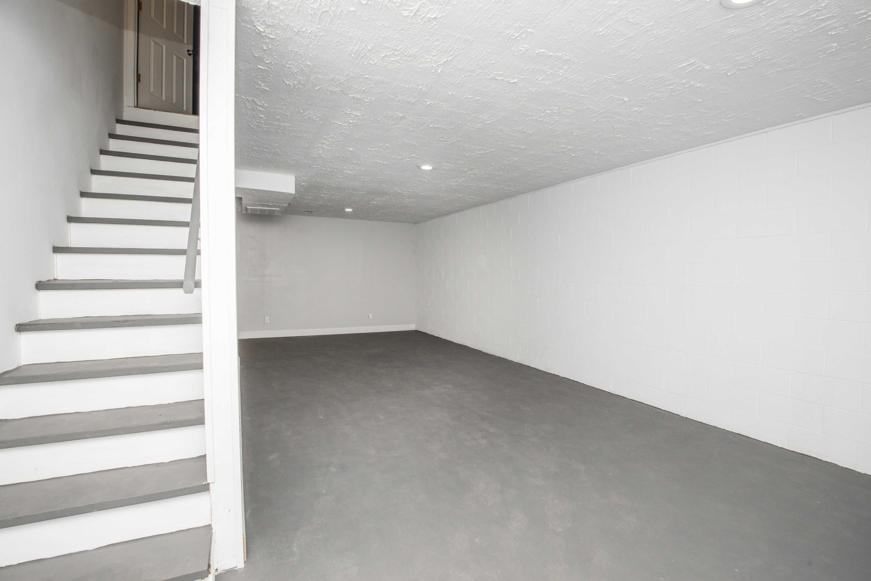 109 Timbercrest Drive Oak Ridge, TN 37830 - Photo 34 of 40 Basement Family/Rec Room