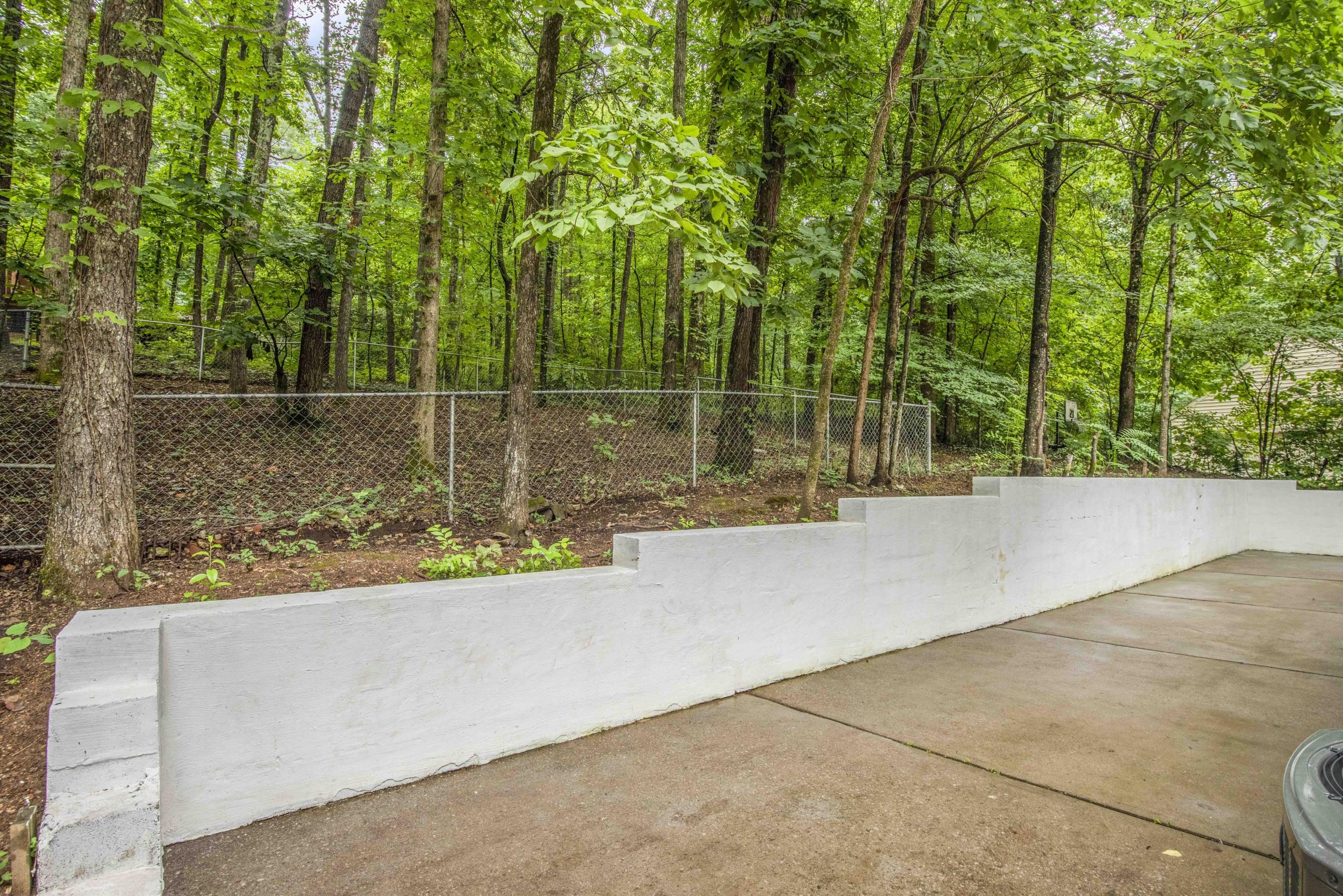 109 Timbercrest Drive Oak Ridge, TN 37830 - Photo 6 of 40 yard 5_1
