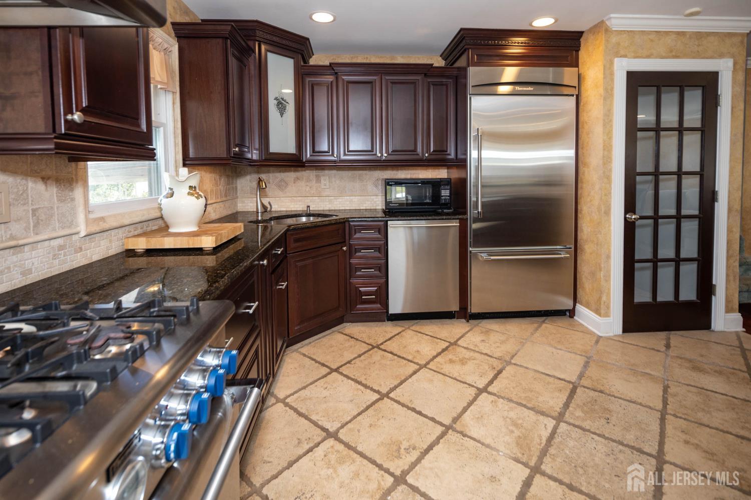 58 Stony Road West Edison, NJ 08817 - Photo 4 of 31