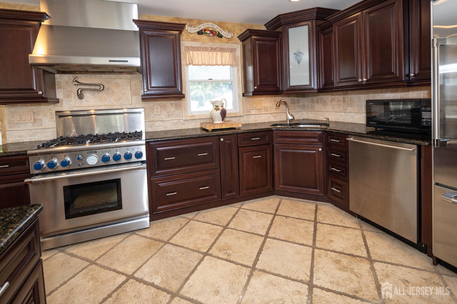 58 Stony Road West Edison, NJ 08817 - Photo 7 of 31