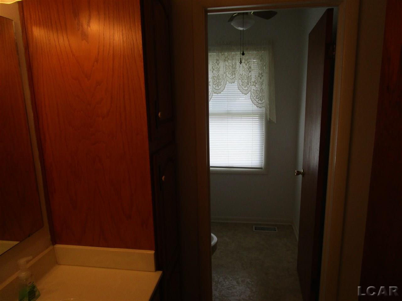1931 Oakwood Road Adrian, MI 49221 - Photo 16 of 25 31332223-15.JPG
