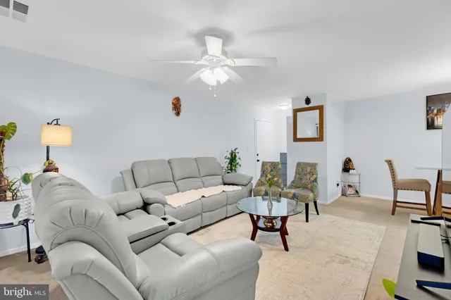 $349,900 | 563 Florida Avenue, Unit 202, Herndon, VA 20170