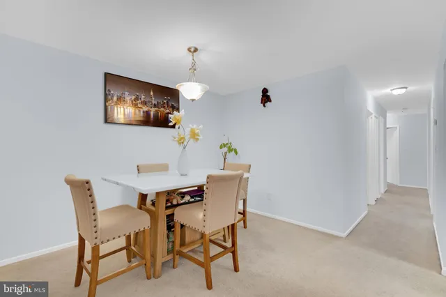 $349,900 | 563 Florida Avenue, Unit 202, Herndon, VA 20170