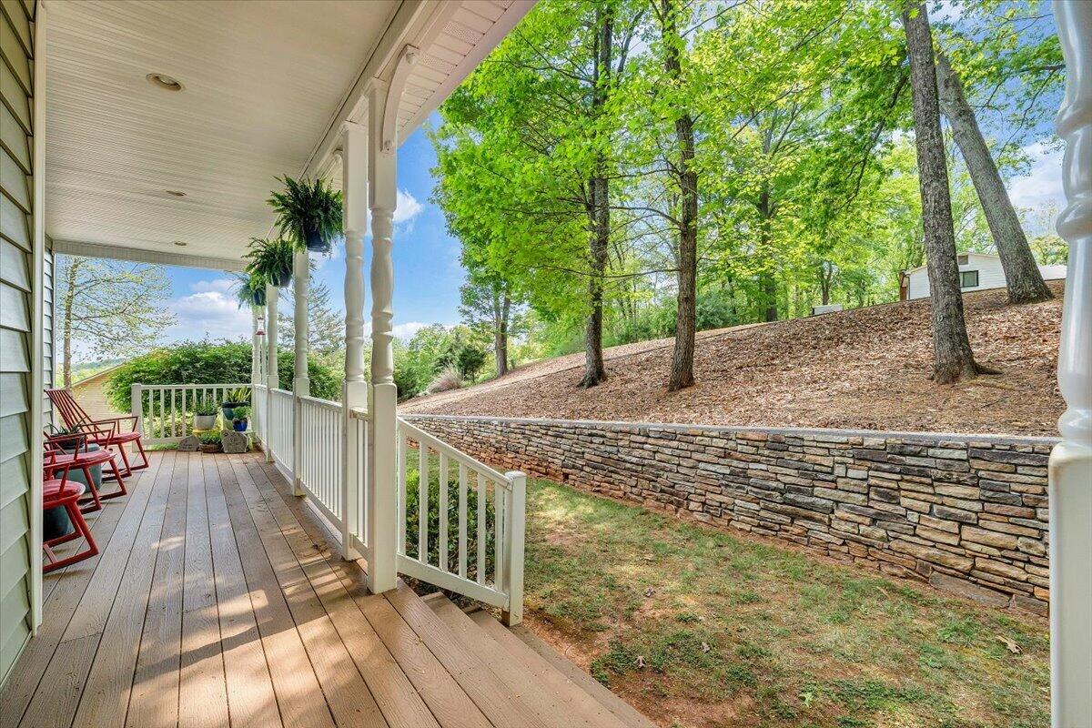 159 Lakeshore Terrace Road Hardy, VA 24101 - Photo 38 of 90 Front
