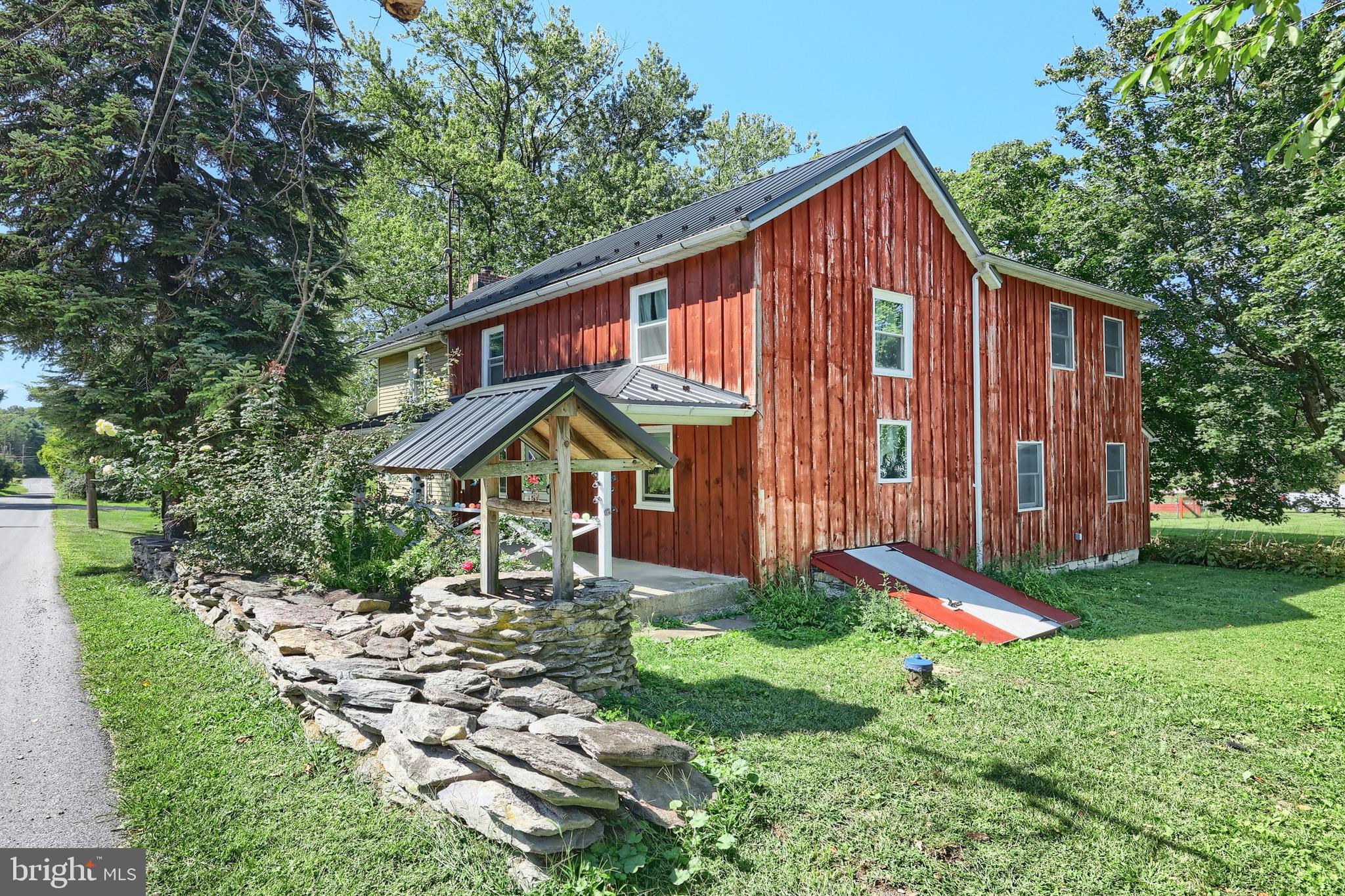 456 Church Road Orrtanna, PA 17353 - Photo 5 of 65 a front view of a house with garden