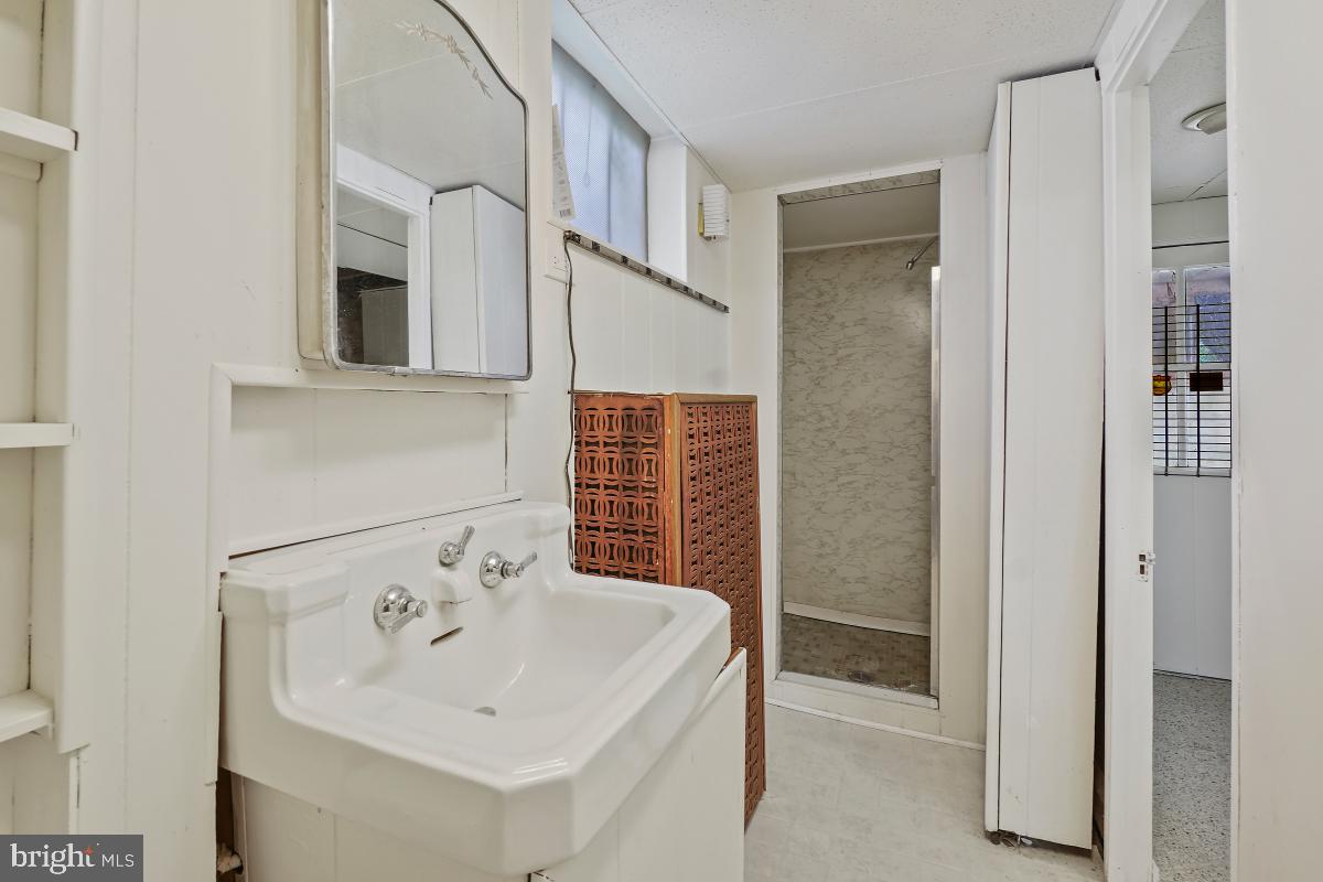 9101 Flower Avenue Silver Spring, MD 20901 - Photo 32 of 44