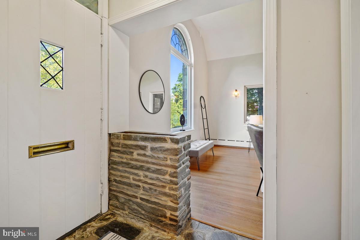 9101 Flower Avenue Silver Spring, MD 20901 - Photo 5 of 44