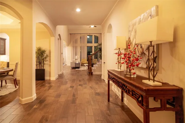 a view of a living room and a kitchen