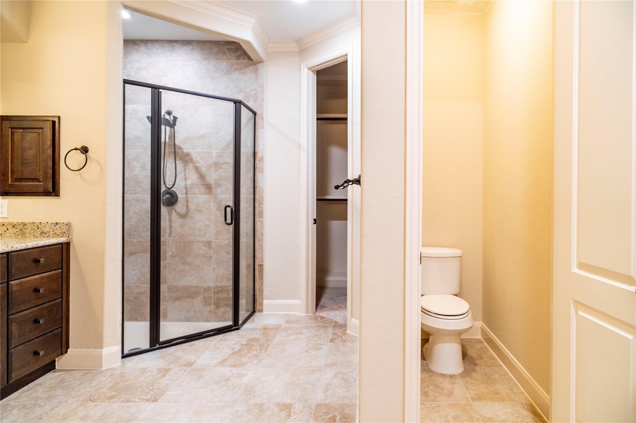 2727 Richmond Ridge Lane Katy, TX 77494 - Photo 39 of 50 a bathroom with a toilet shower and a sink