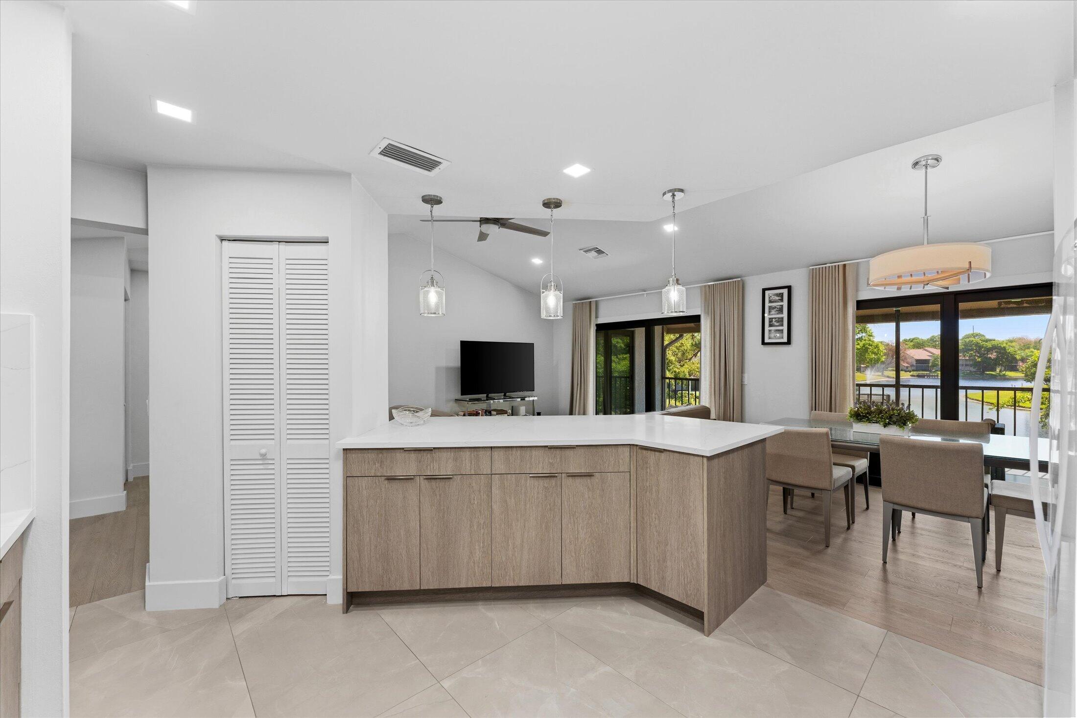 5521 Coach House Circle, Unit G Boca Raton, FL 33486 - Photo 13 of 32 13-5521 Coach House Cir G, Boca Raton-8