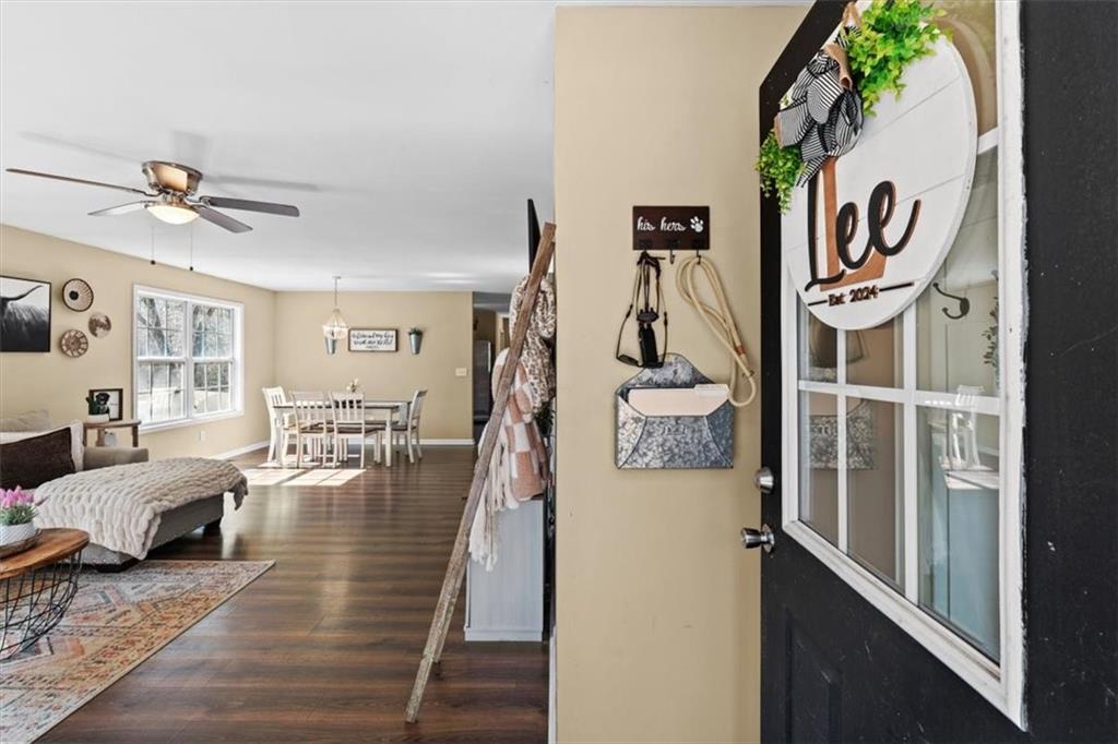 100 South Avery Road Southwest Rome, GA 30165 - Photo 6 of 50 a view of a living room