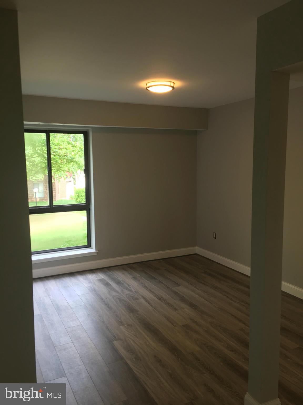 17811 Buehler Road, Unit 1D3 Olney, MD 20832 - Photo 22 of 25 Living Room