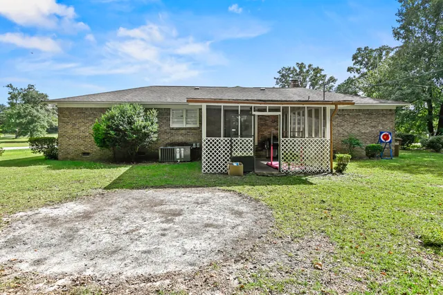 $2,050 | 137 Ravenell Street, Moncks Corner, SC 29461