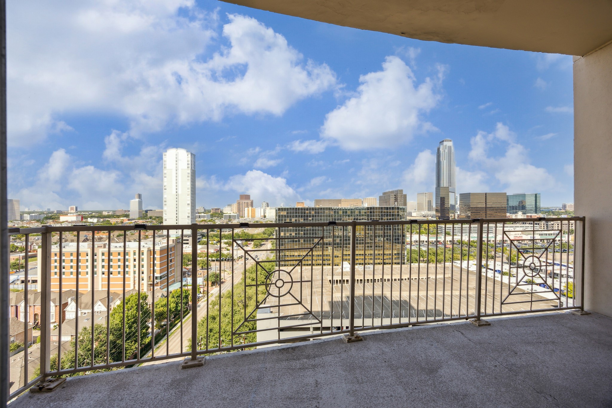 3505 Sage Road, Unit 1603 Houston, TX 77056 - Photo 9 of 28 Breaktaking view of Uptown/Galleria.