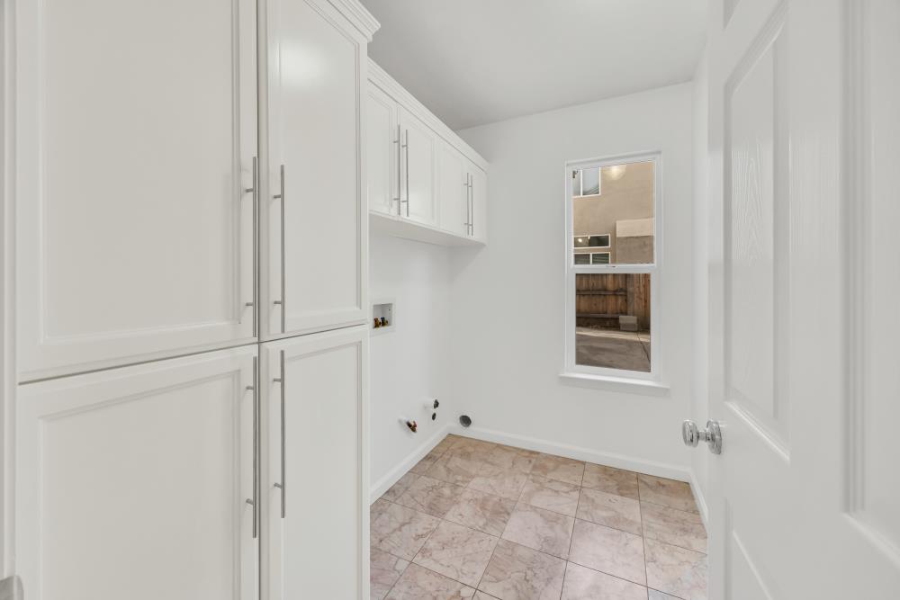 8472 Kingsland Court Elk Grove, CA 95624 - Photo 13 of 46