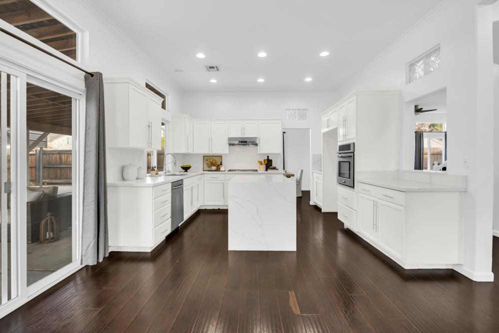 8472 Kingsland Court Elk Grove, CA 95624 - Photo 18 of 46