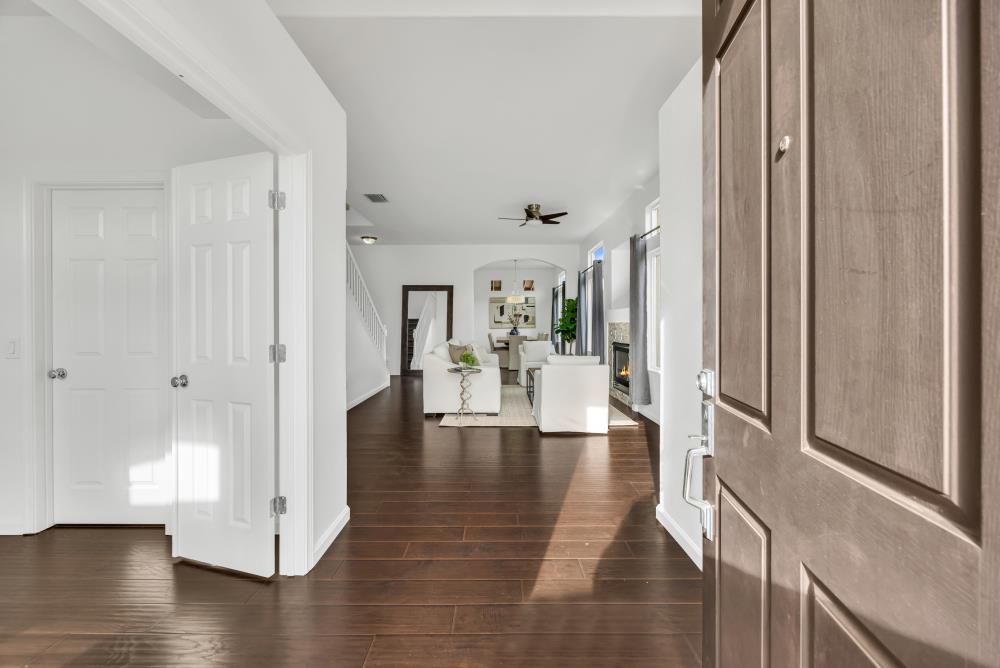 8472 Kingsland Court Elk Grove, CA 95624 - Photo 3 of 46