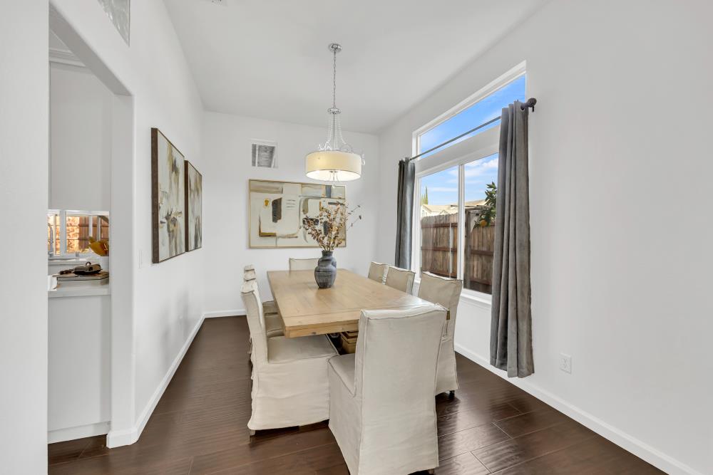 8472 Kingsland Court Elk Grove, CA 95624 - Photo 9 of 46