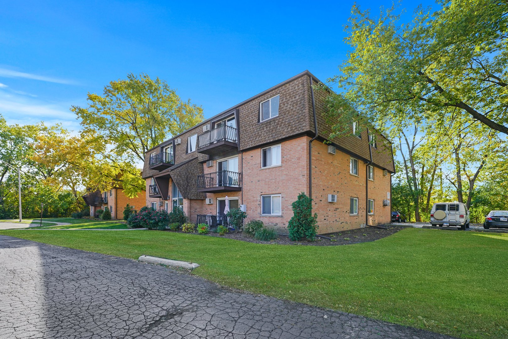 4819 West Engle Road, Unit 3D Alsip, IL 60803 - Photo 2 of 19 a view of a house with a yard