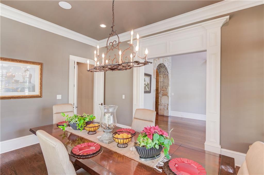 922 Little Darby Lane Suwanee, GA 30024 - Photo 10 of 109