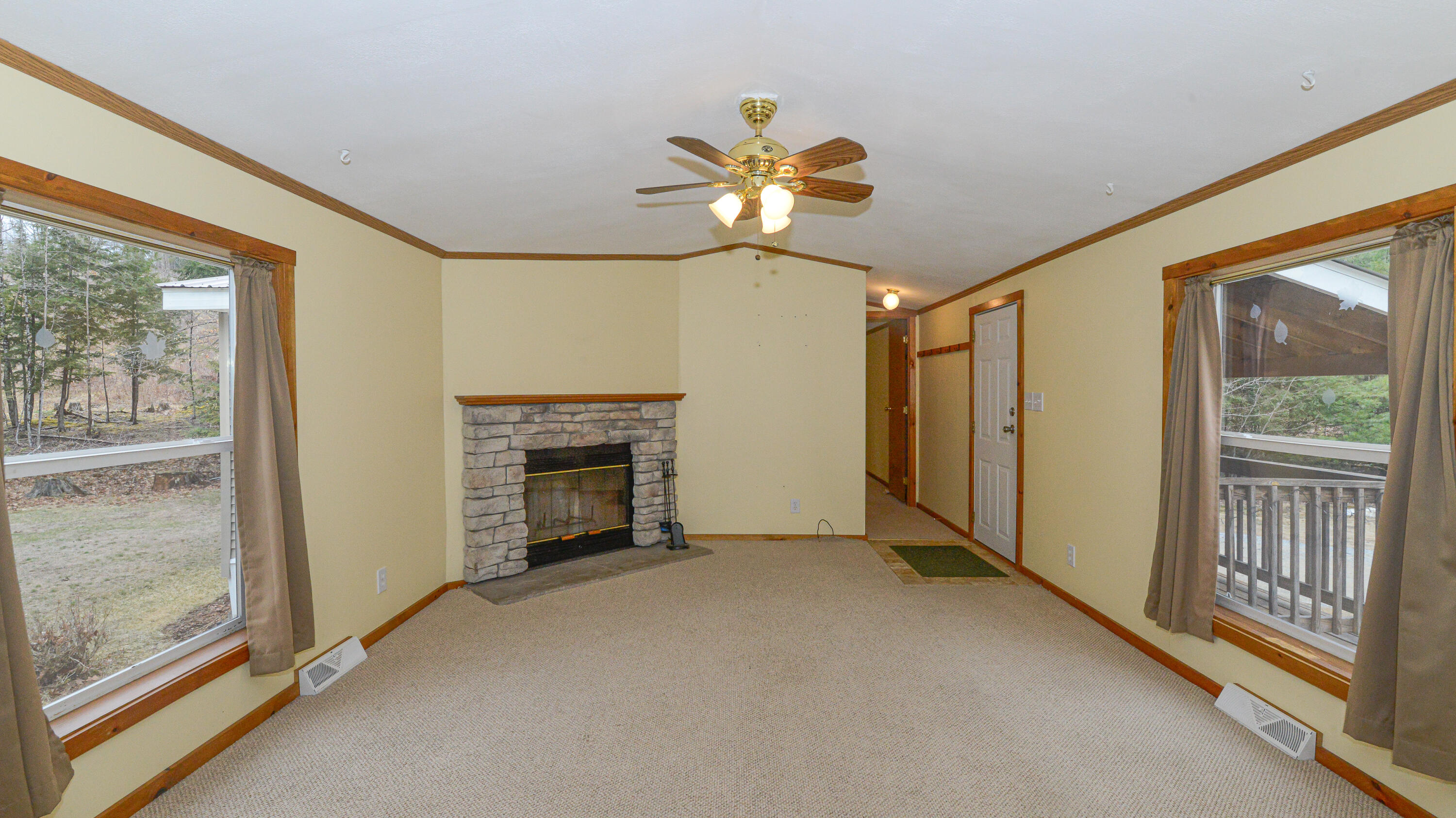 53 Plains Road Oxford, ME 04270 - Photo 9 of 39 Living Room