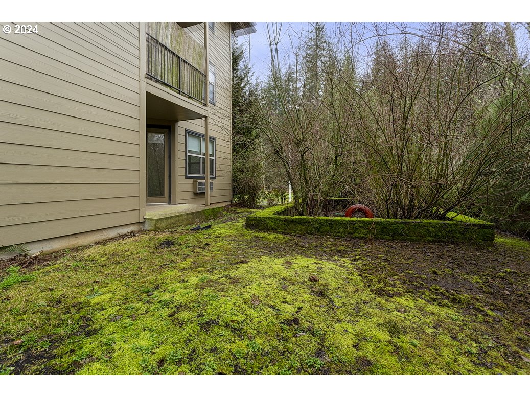 17301 Ruben Lane, Unit 10 Sandy, OR 97055 - Photo 31 of 33 a backyard of a house