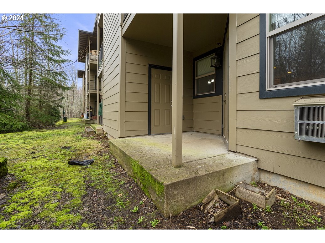 17301 Ruben Lane, Unit 10 Sandy, OR 97055 - Photo 32 of 33 a view of backyard of house