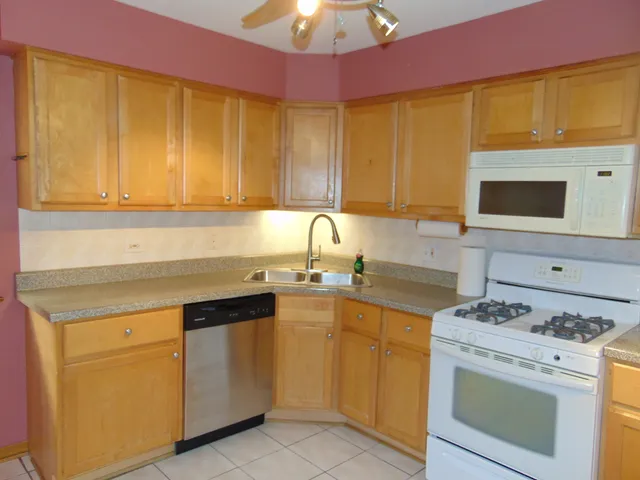 $179,900 | 3804 North Harlem Avenue, Unit 4, Chicago, IL 60634